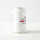 Männlicher Krankenschwester-/Zombie-Jäger Bierglas (Vorderseite Links)