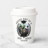 Männlicher T - Shirt Pappbecher (Rückseite)