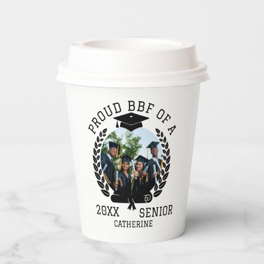 Männlicher T - Shirt Pappbecher (Rückseite)