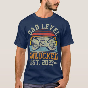 Männlicher Vater-Level entsperrt Est T-Shirt