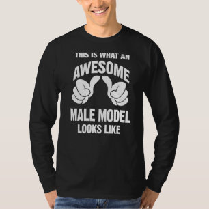 Männliches Modell sieht Phantastisch aus wie lusti T-Shirt