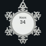 Mannschaftsname hinzufügen Spielername Datum Sport Schneeflocken Zinn-Ornament<br><div class="desc">Gestaltung</div>