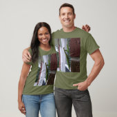 Mantis auf der Ziegelmauer beten T-Shirt (Unisex)