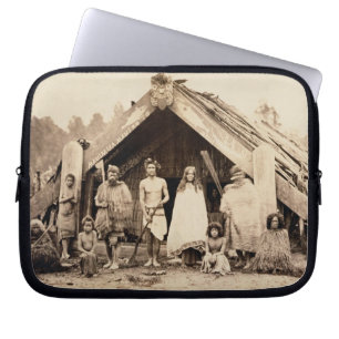 Maori- Familie, Neuseeland, c.1880s (Albumendruck) Laptopschutzhülle