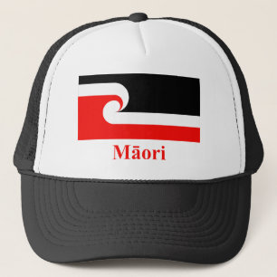 Maori- Flagge mit Namen in Maori- Truckerkappe