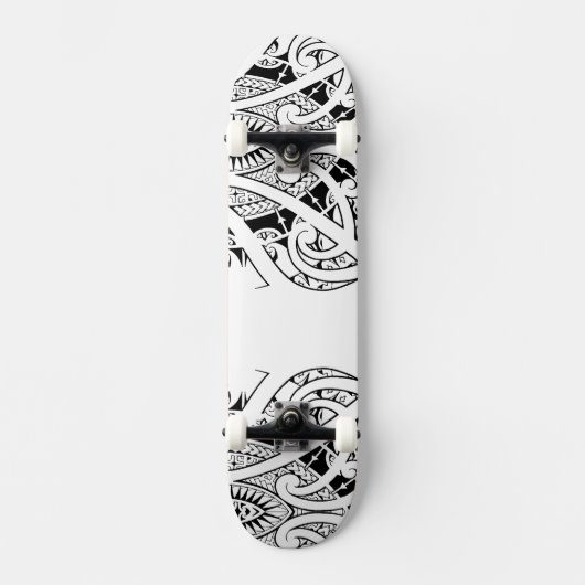 Maori- koru Tätowierung mit polynesischen Mustern Skateboard (Vorderseite)