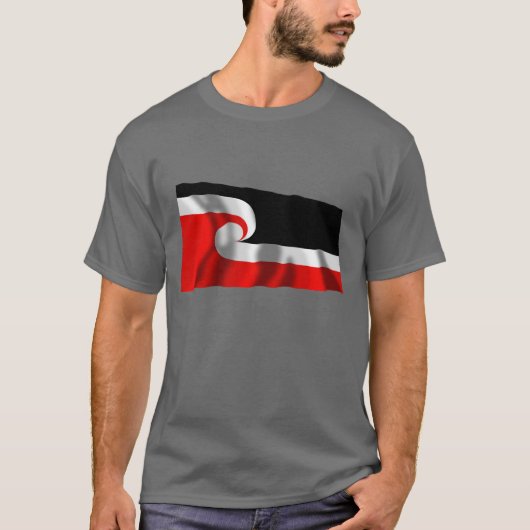 Maori- wellenartig bewegende Flagge T-Shirt (Vorderseite)