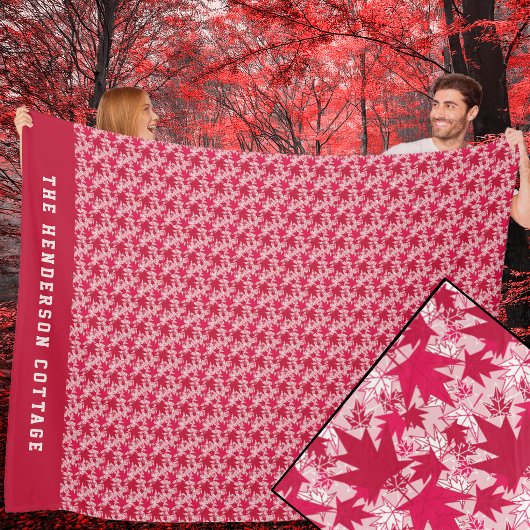 Maple Leaves on a Pink Background Fleecedecke