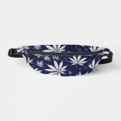 "Maple Noir: Schwarzer Farbstil mit Ahornleaf De D Bauchtasche (Vorderseite)