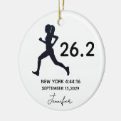 Marathon 26,2 Läuferin mit individuellem Namen Keramik Ornament (Links)
