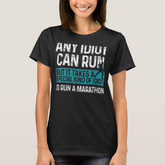 Marathon-Frauen laufen Idiot Marathoner 26 2 Run T-Shirt