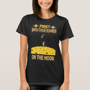 Marathonläufer auf dem Mond T-Shirt