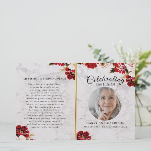 Marble Burgundy Blush Celebration of Life Program (Stehend Vorderseite)