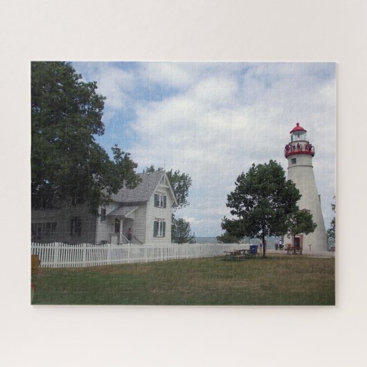 Marblehead Lighthouse & Keepershouse Puzzle (Horizontal)