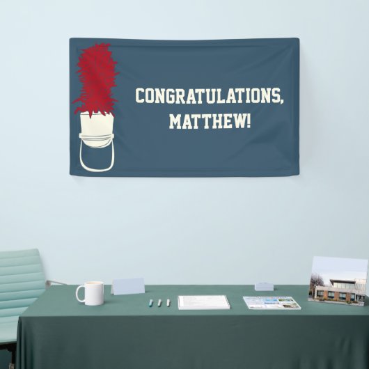 Marching von Bandhut mit Feathers Custom Message Banner (Messeveranstaltung)