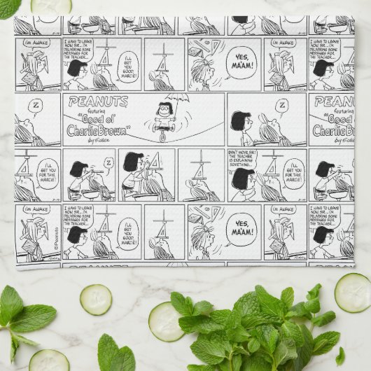 Marcie & Peppermint Patty im Klassenzimmer Geschirrtuch (Gefaltet)