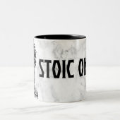 Marcus Aurelius - Stoic On! Zweifarbige Tasse (Mittel)