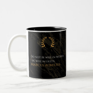 Marcus Aurelius Weisheit: Aktionen sprechen lauter Zweifarbige Tasse