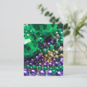 Mardi Gras Beads Grünes Party Postkarten Einladung (Stehend Vorderseite)