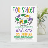 Mardi Gras Birthday Einladung (Stehend Vorderseite)