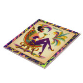 Mardi Gras Frau Mitte des Jahrhunderts mit Martini Fliese (Seite)