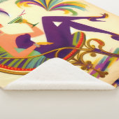 Mardi Gras Frau Mitte des Jahrhunderts mit Martini Sherpadecke (3/4)