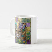 Mardi Gras Gold & Keramik Farbenfrohe Federn Maske Kaffeetasse (Vorderseite Links)