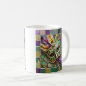 Mardi Gras Green and Gold Colorful Feathers Maske Kaffeetasse (VorderseiteRechts)