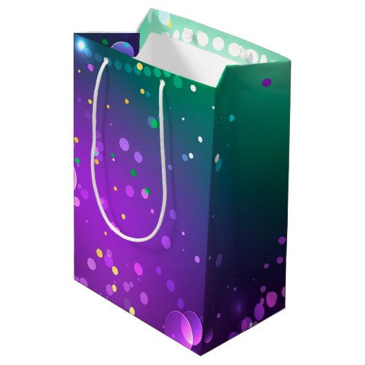 Mardi Gras Lila Hintergrund Mittlere Geschenktüte (Rückseite Schrägansicht)