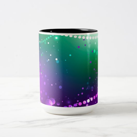 Mardi Gras Lila Hintergrund Zweifarbige Tasse (Mittel)