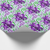 Mardi Gras Lila Maske mit Confetti Geschenkpapier (Ecke)