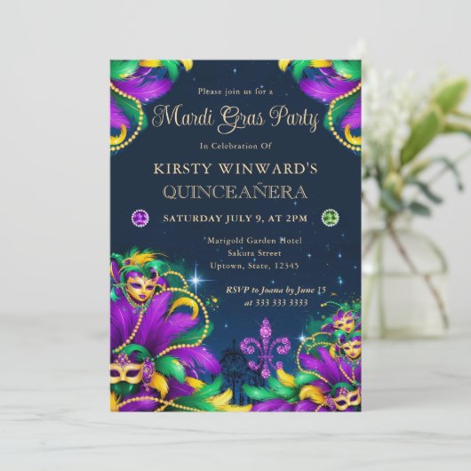 Mardi Gras Masquerade Quinceanera Einladung (Stehend Vorderseite)