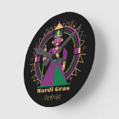 Mardi Gras Mom 2026 Queen Runde Wanduhr (Winkel)