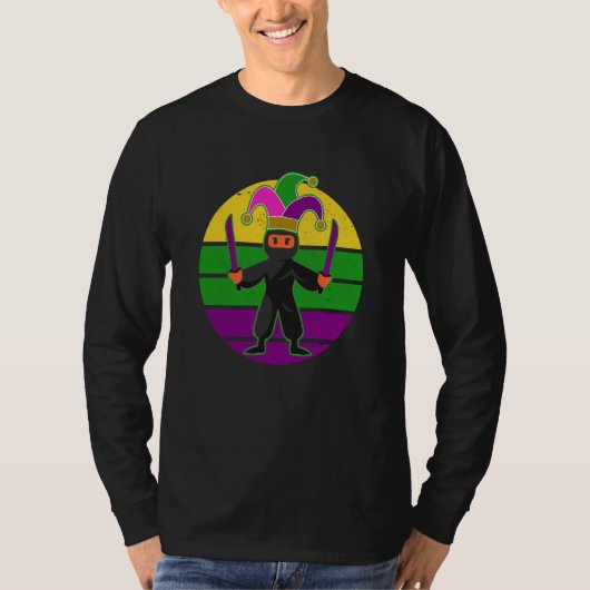 Mardi Gras Ninja Holding Swords Mardi Gras 2023 T-Shirt (Vorderseite)