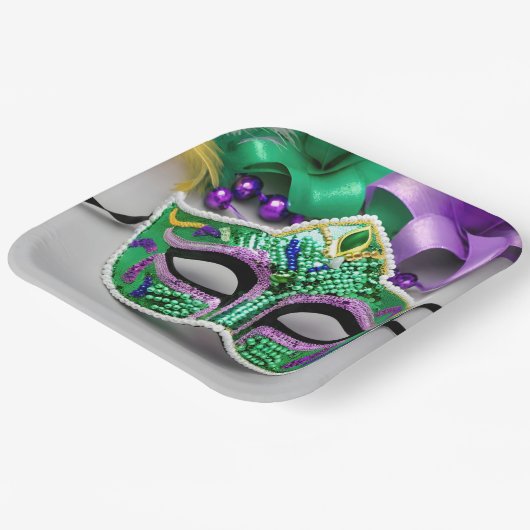 Mardi Gras Party Maske und Perlen Pappteller (Gewinkelt)
