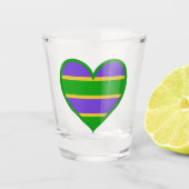 Mardi Gras Striped Heart Schnapsglas (Vorderseite)