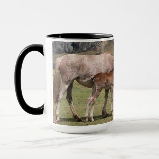 Mare & Colt am Vulkankrater von Rano Raraku Tasse (Links)