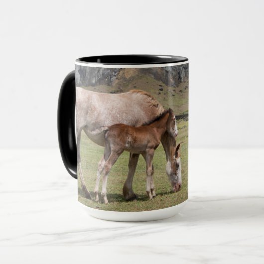 Mare & Colt am Vulkankrater von Rano Raraku Tasse (Vorderseite Links)