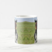 Mare Grazing mit Colt-Tasse Kaffeetasse (Mittel)