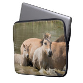 Mare with Foal Crossing a River Laptopschutzhülle (Vorderseite Links)
