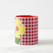 Marienkäfer auf Karmin-Rot-Gingham Zweifarbige Tasse (Mittel)