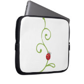 Marienkäfer auf Rebe Laptopschutzhülle (Vorne Rechts)
