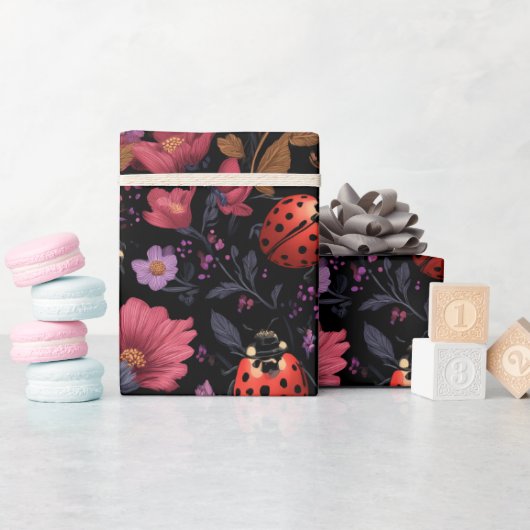 Marienkäfer Blumenmuster Geschenkpapier (Babyparty)