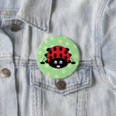 Marienkäfer mit Blumen-Knopf Button (Beispiel)