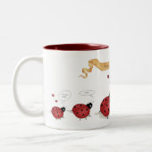 Marienkäfer-Parade-Tasse Zweifarbige Tasse (Links)
