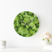 Marigold Seedlings Wall Clock Große Wanduhr (Zuhause)
