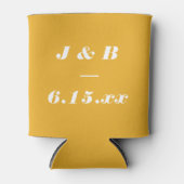 Marigold Yellow Bold Italic Monogram Wedding Favor Dosenkühler (Vorderseite)