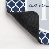 Marine-Blau und Weiß Quatrefoil Monogramm Mousepad (Ecke)