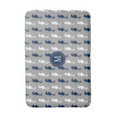 Marine-blaues Grau-Seepferd-Muster-Monogramm Badematte (Vorderseite Vertikal)