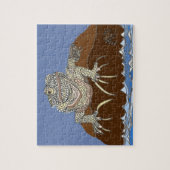Marine Iguana auf dem Felsen mit Hermit Crab Puzzle (Vertikal)